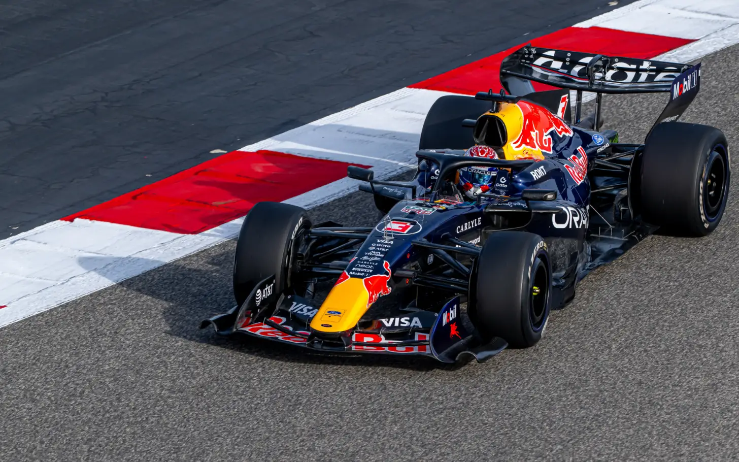 Carlos Sainz Sebut Red Bull Unggul Jauh di Bahrain 2026