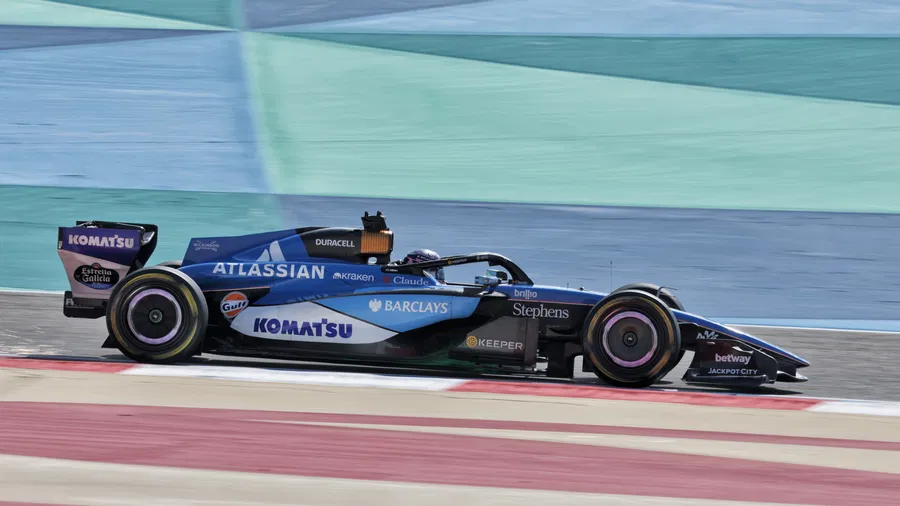 Berita FORMULA 1: Alex Albon Kejar Ketertinggalan Bahrain Test 2026