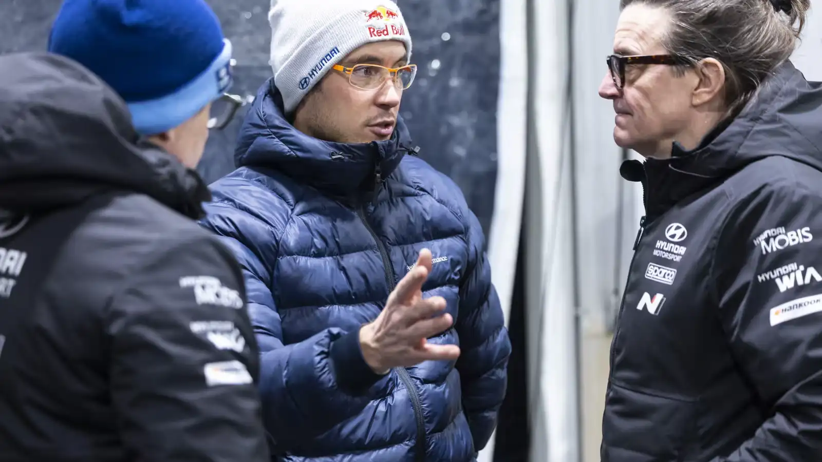 WRC Swedia 2026: Thierry Neuville Kena Penalti 1 Menit, Posisi Ketujuh Terancam
