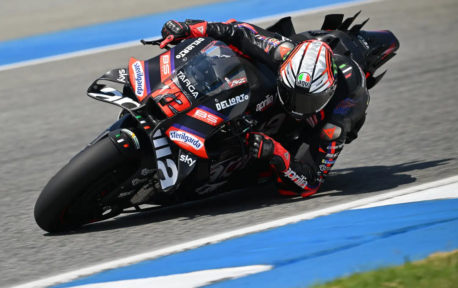 Berita MOTOGP: Bezzecchi Wins Thai GP as Marquez Hit by Tyre Issue