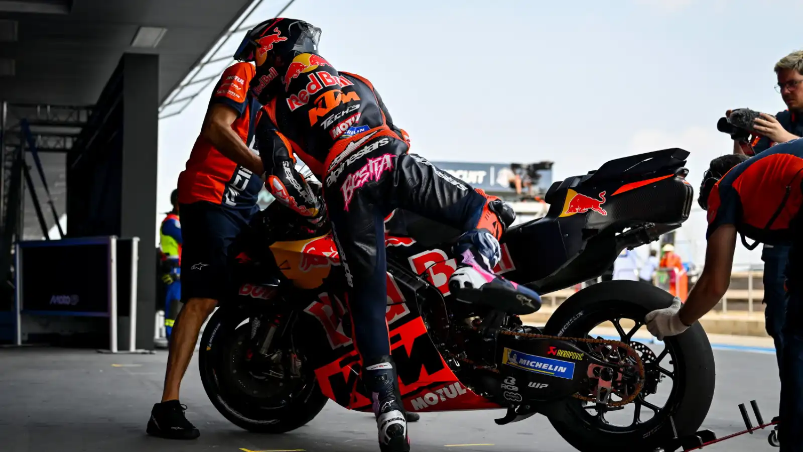 Enea Bastianini Alami Masalah Getaran di Thai MotoGP 2026