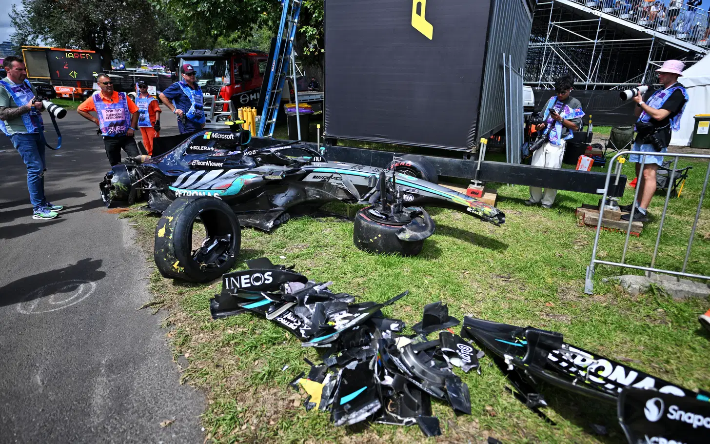 Kimi Antonelli Lolos Q2 Usai Crash Besar FP3 F1 Australia