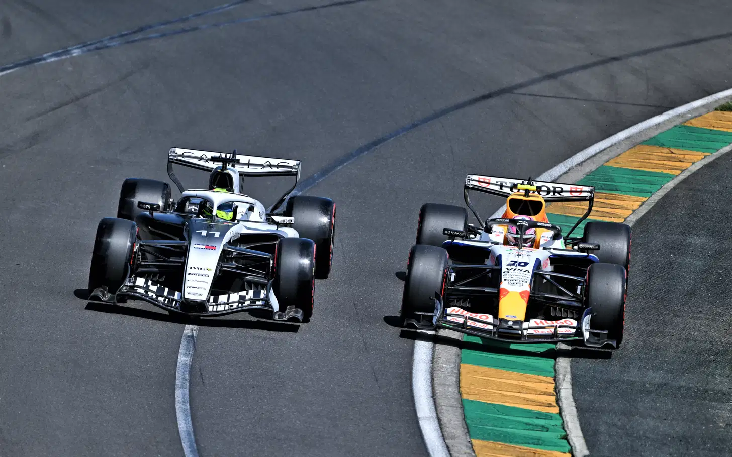 Liam Lawson Sindir Sergio Perez Usai Duel Panas di Australia