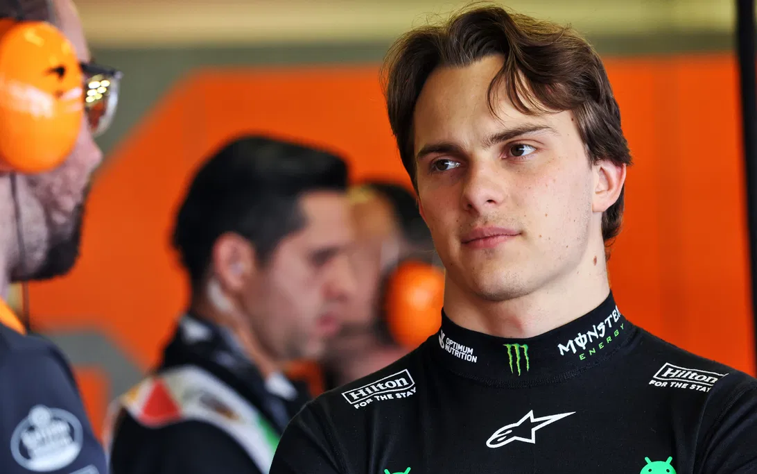 Oscar Piastri Admits Embarrassing Australia F1 Crash