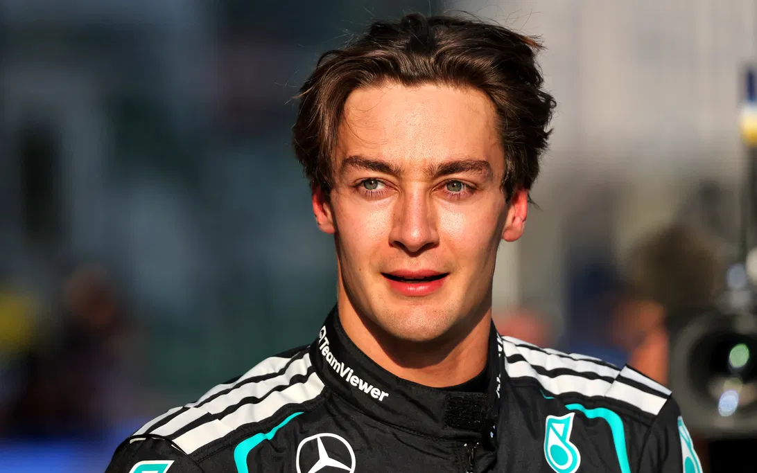 George Russell Kaget Diserang Lewis Hamilton di Sprint F1 China