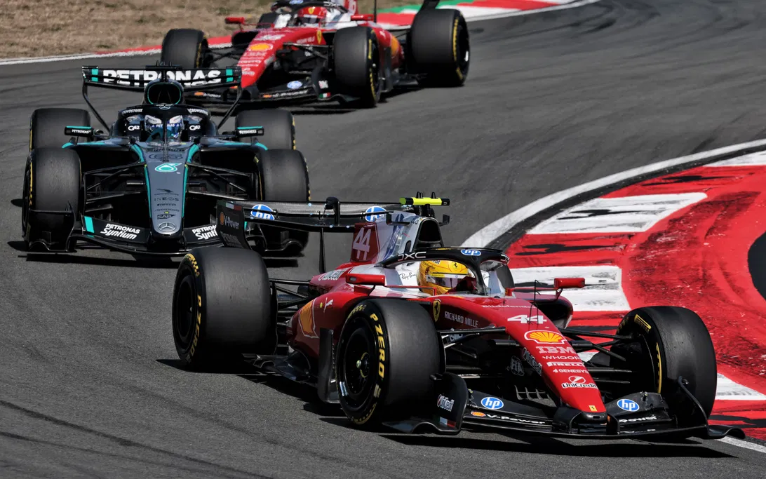 Lewis Hamilton Ungkap Ban Depan Rusak di Sprint F1 China