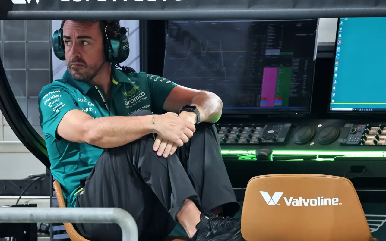 Fernando Alonso Targetkan Finis GP China 2026 Usai Masalah Honda