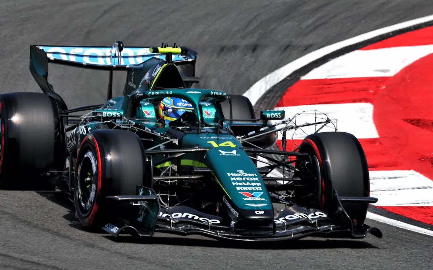 Aston Martin Minta Media Hentikan Tekanan ke Pembalap