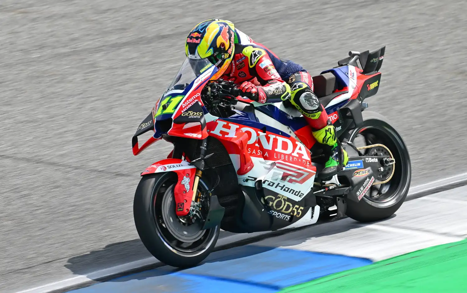 Diogo Moreira Mengejutkan MotoGP Brasil 2026, Rookie Rasa Veteran