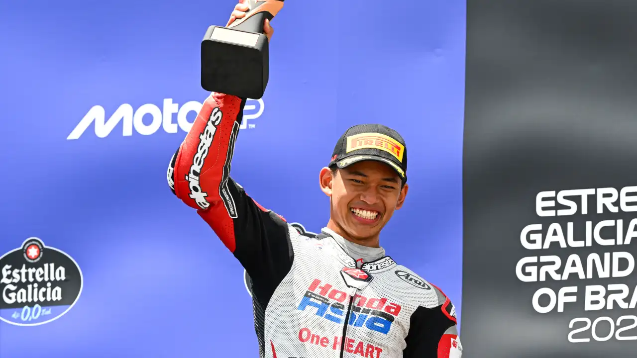 Veda Ega Pratama Tembus 3 Besar Dunia Moto3 Brasil 2026 - 2