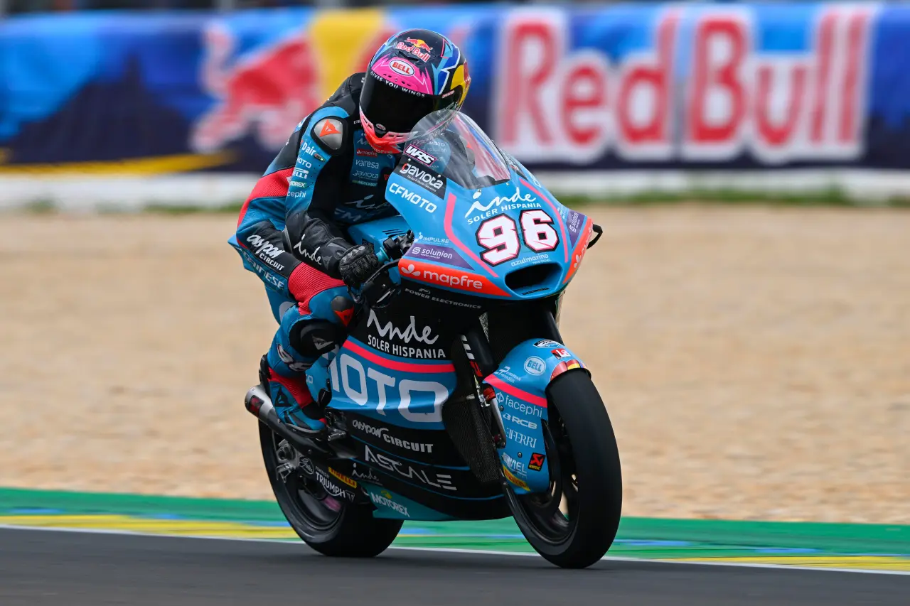 Daniel Holgado Menang Moto2 Brasil 2026, Dominasi Spanyol - 2