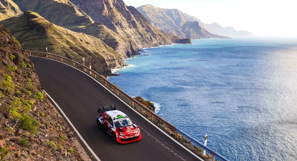 Elfyn Evans Kuasai SS10, Sami Pajari Kehilangan Waktu Besar