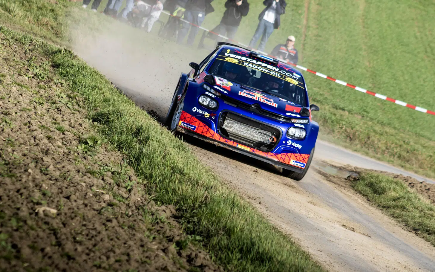 Jos Verstappen Selamat Usai Crash Rally 2026