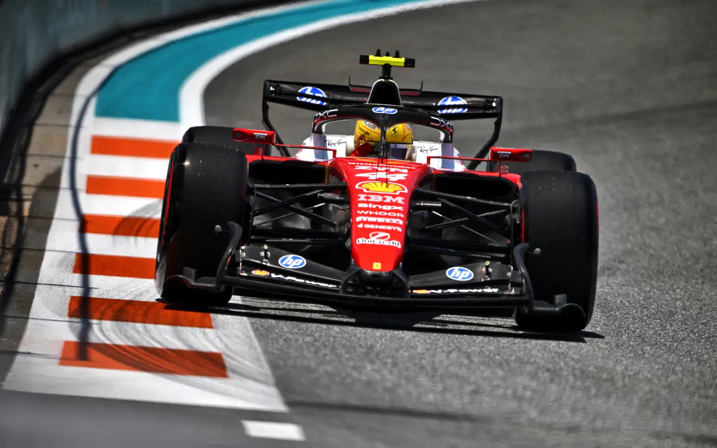 Hamilton Kehilangan Harapan Usai Ferrari Melemah