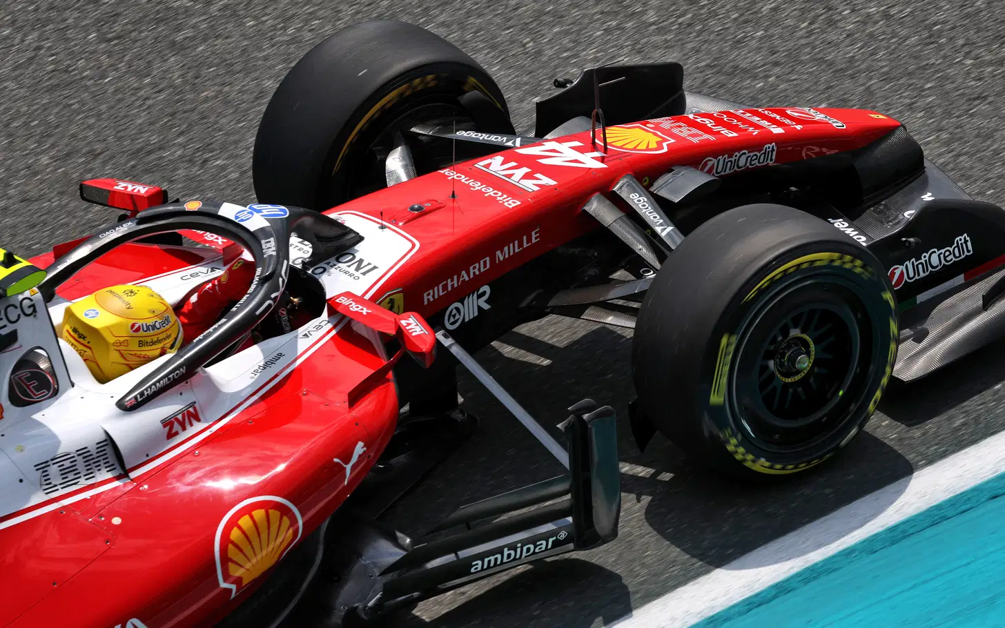 Lewis Hamilton Akui Simulator Ferrari Bawa Arah Salah