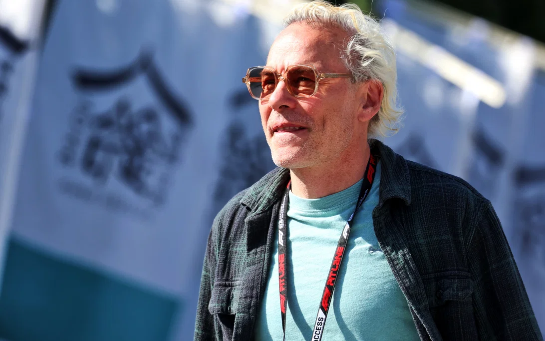 Jacques Villeneuve Returns in Porsche Supercup