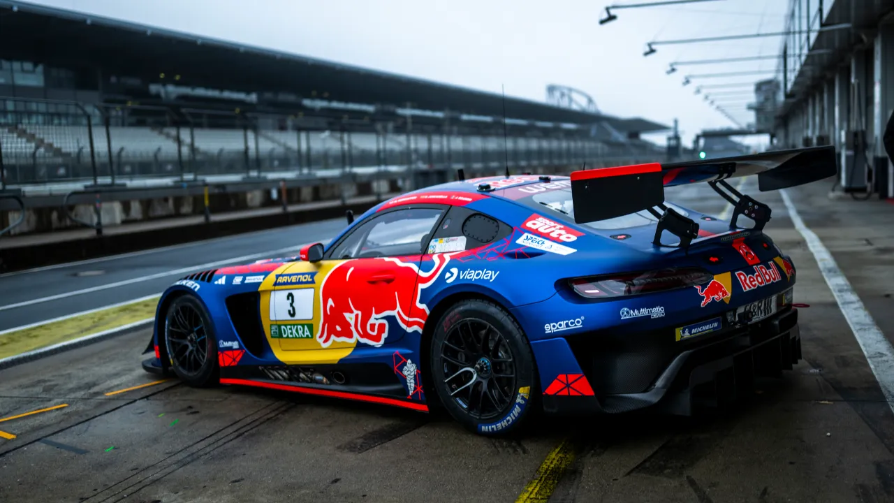 Max Verstappen Impresses Immediately at Nürburgring