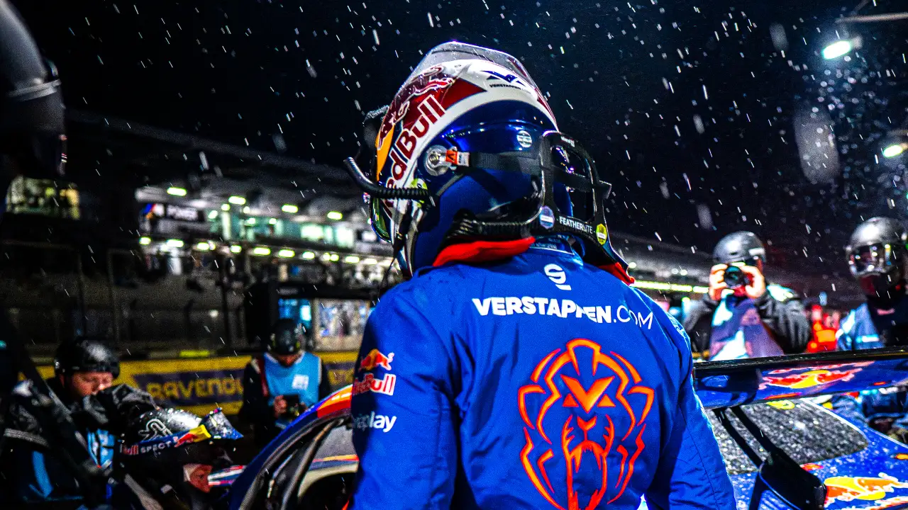 Mercedes Terkesan Total dengan Dedikasi Verstappen di GT3