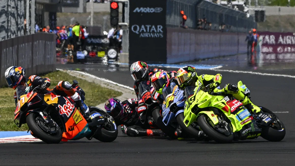 Jorge Martin Wipes Out Bezzecchi In Balaton Turn 1 Drama