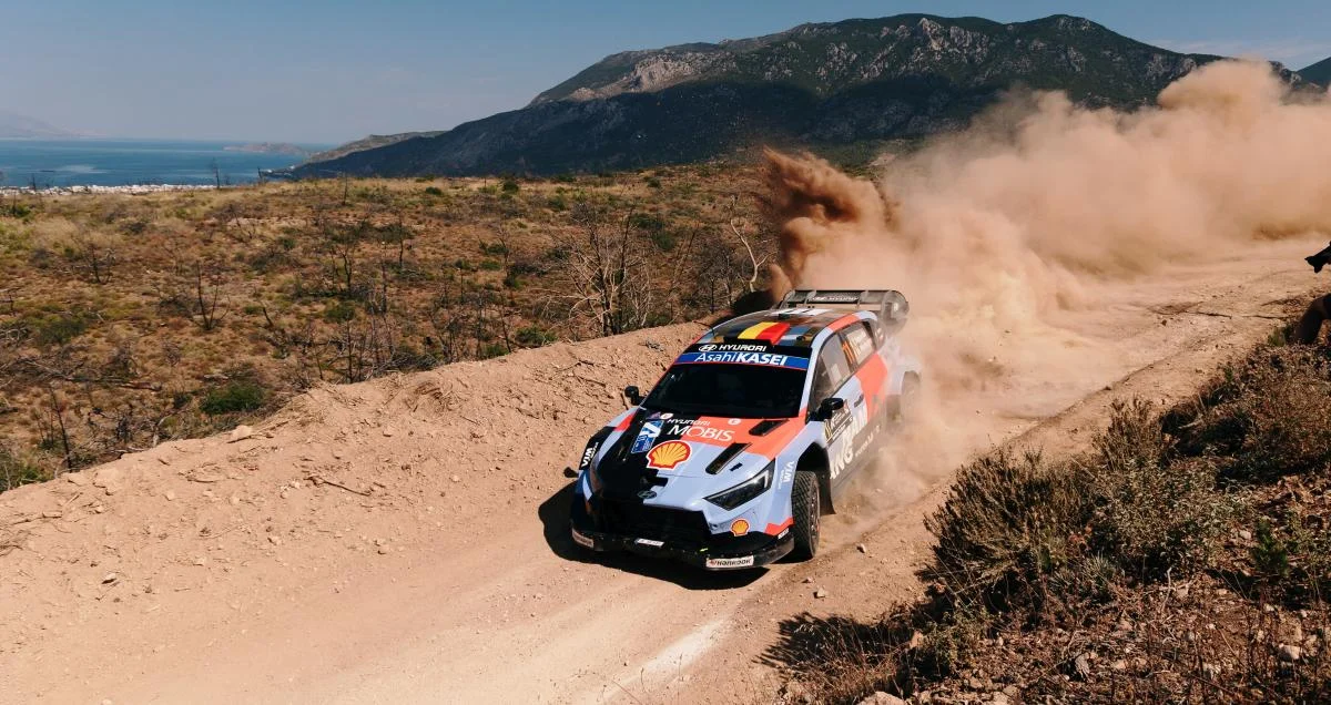 Adrien Fourmaux Kehilangan Puncak Usai Puncture