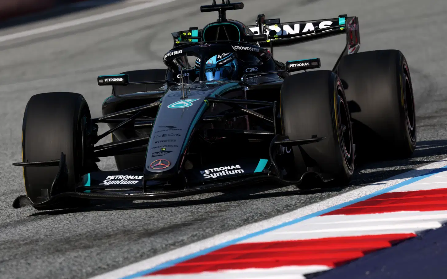 George Russell Patahkan Dominasi Antonelli di FP3