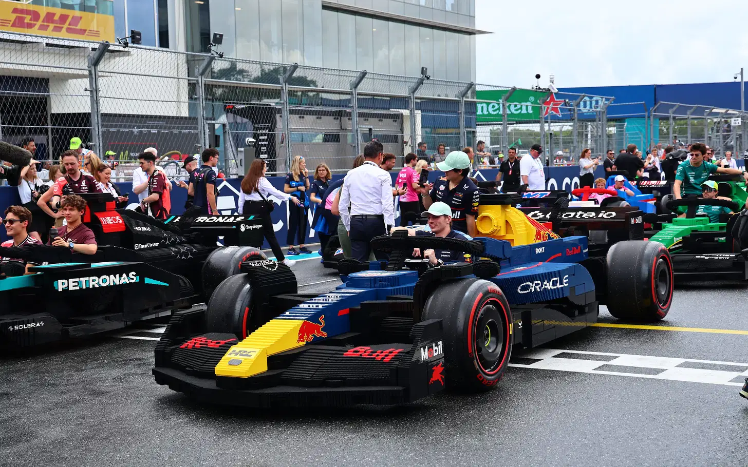 Lego Bawa 22 Mobil Mini ke British GP 2026