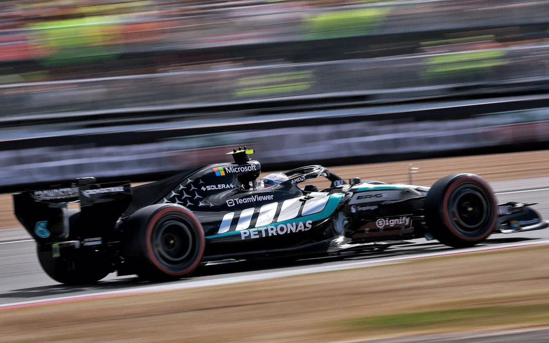 Kimi Antonelli Pole Silverstone 2026, Russell Selamat