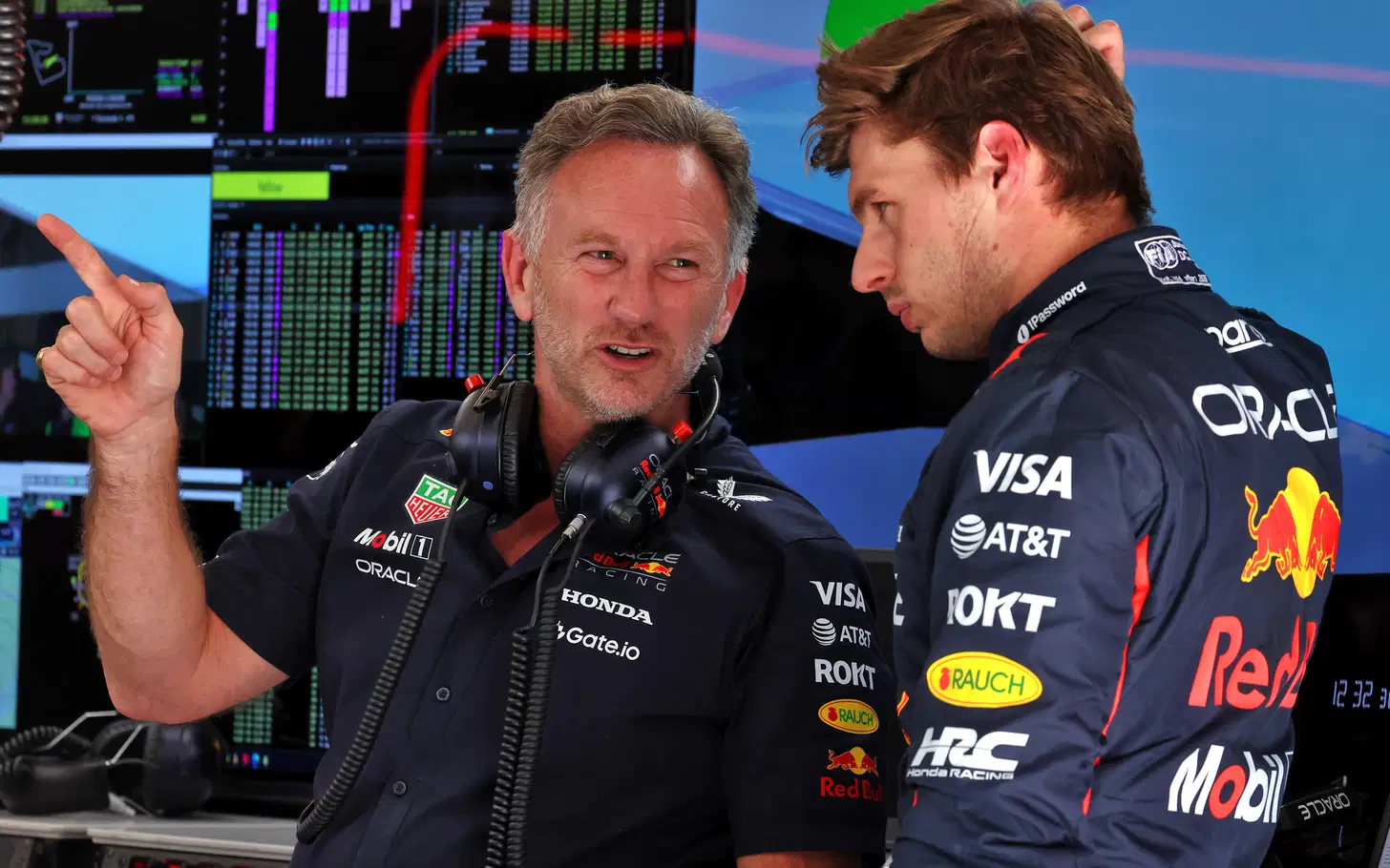 Max Verstappen Masih Bicara Rutin dengan Christian Horner