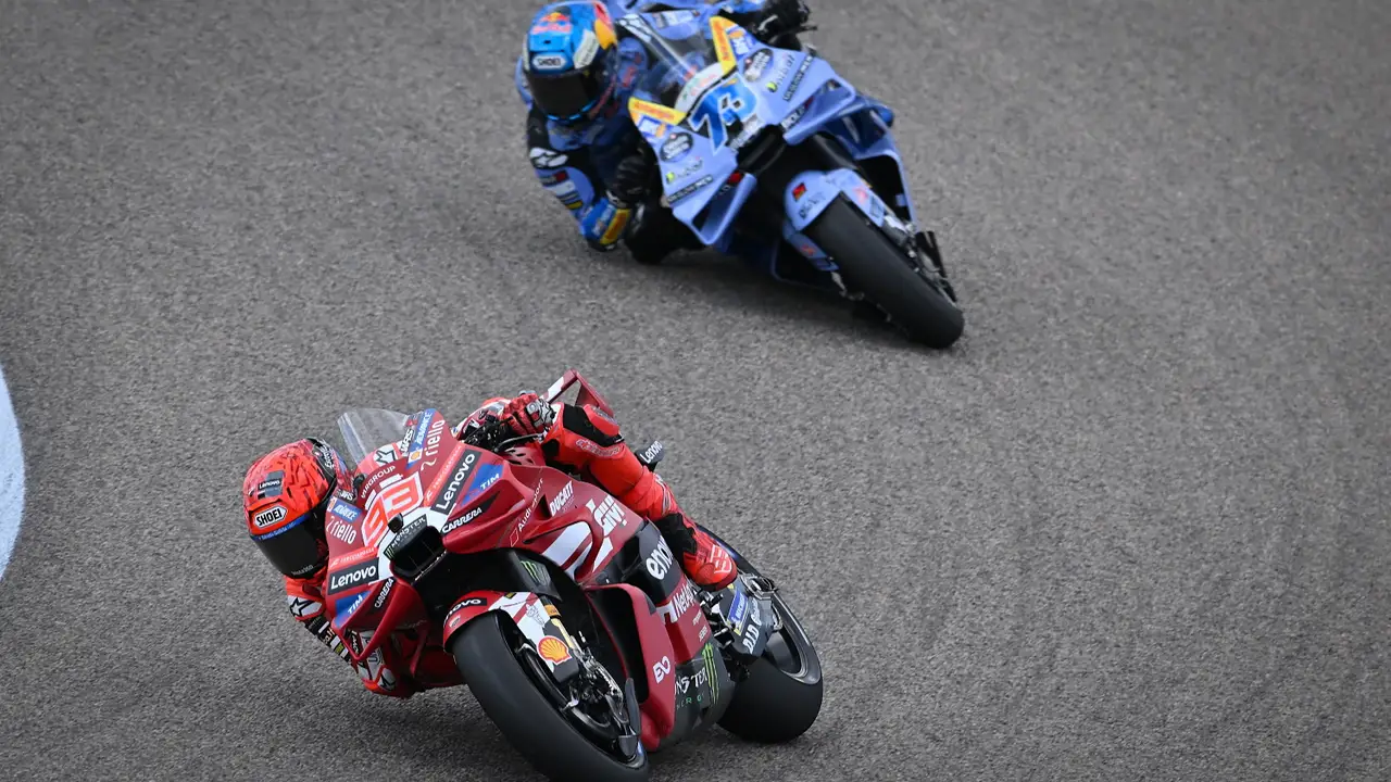 Marc Marquez Pimpin Warm-up MotoGP Jerman, Diggia Crash