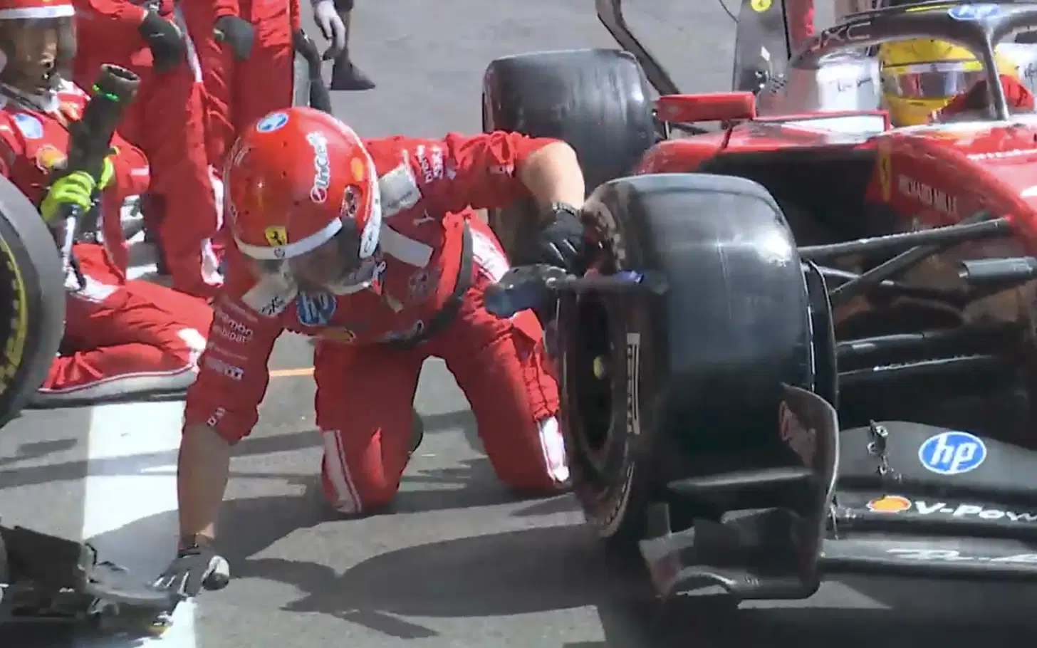 Lewis Hamilton Cemas Mekanik Ferrari Cedera di GP Belgia