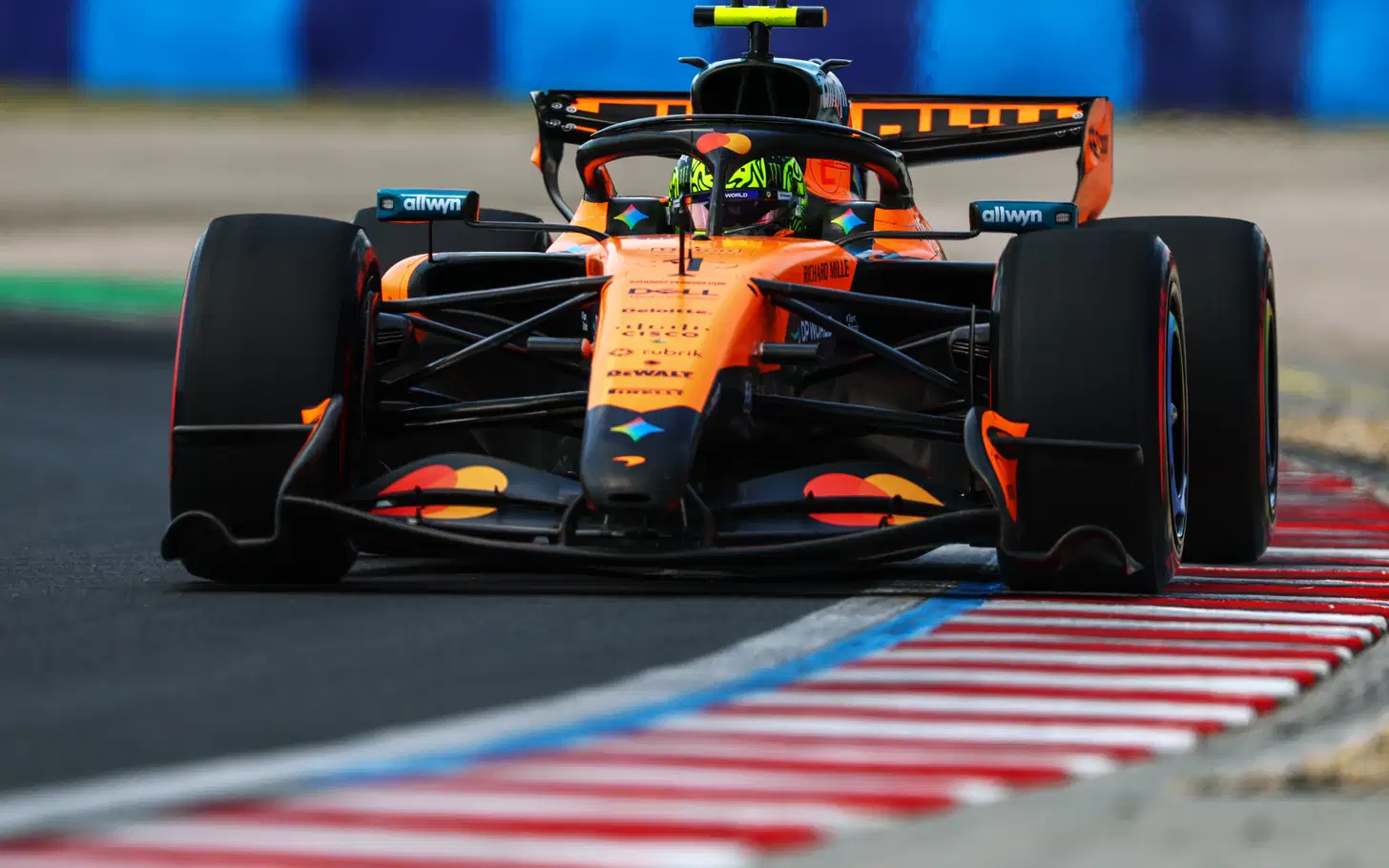 Lando Norris Rebut Pole F1 Hungaria 2026 dari Lewis Hamilton