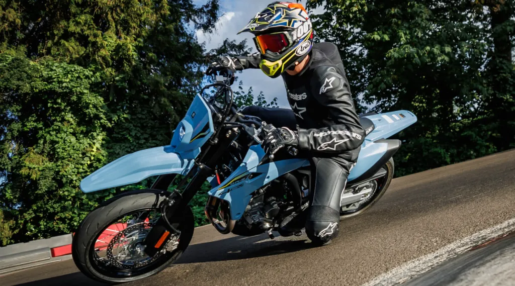 Suzuki DR-Z4SM Discount: 38 HP and 154 Kg for Fun