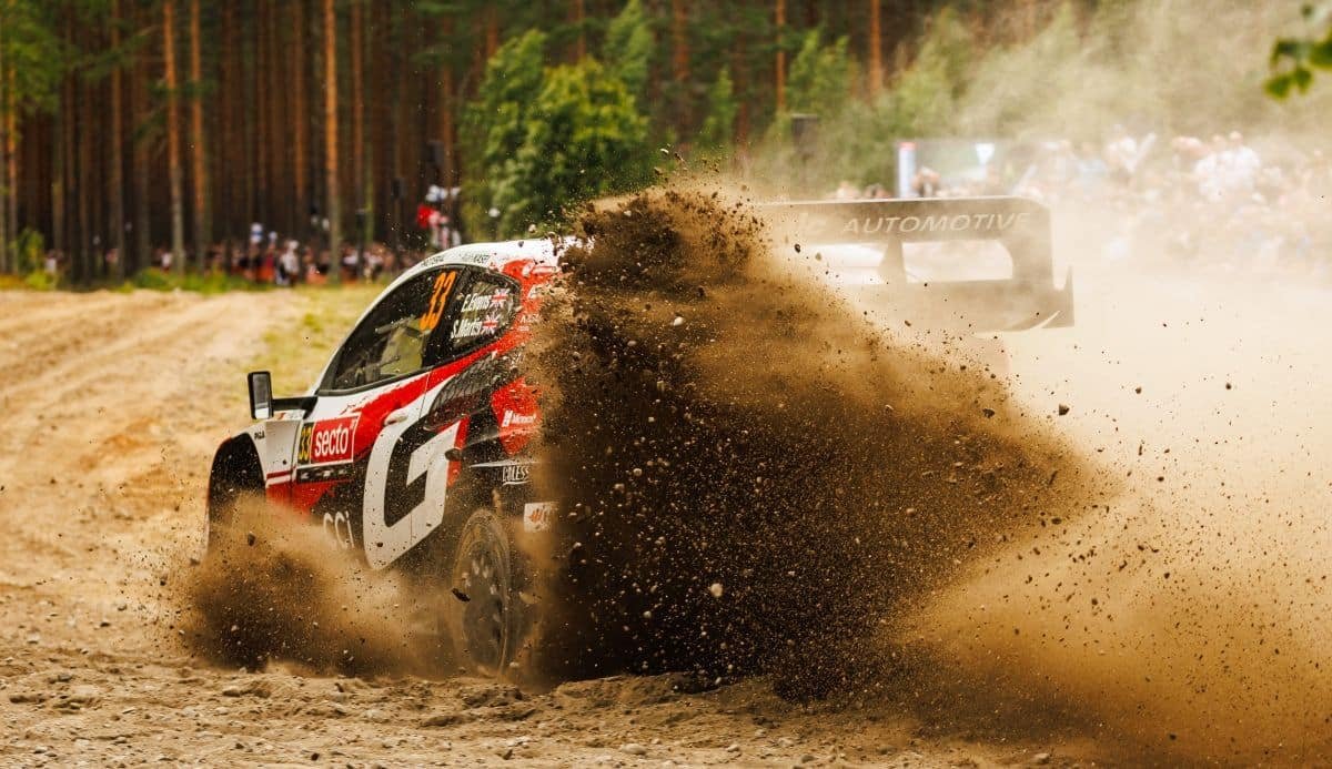WRC Finland 2026: Elfyn Evans Tekan Sebastien Ogier di SS11, Sami Pajari Tetap Memburu