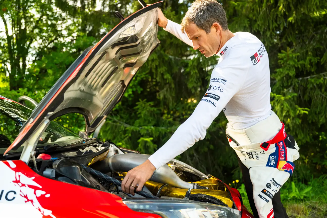 Sebastien Ogier Kecelakaan di SS17 Västilä WRC Finlandia 2026