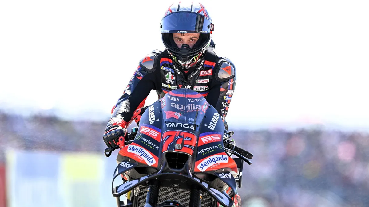 Bezzecchi Tercepat di Warm-Up Aragon, Marquez Mengintai