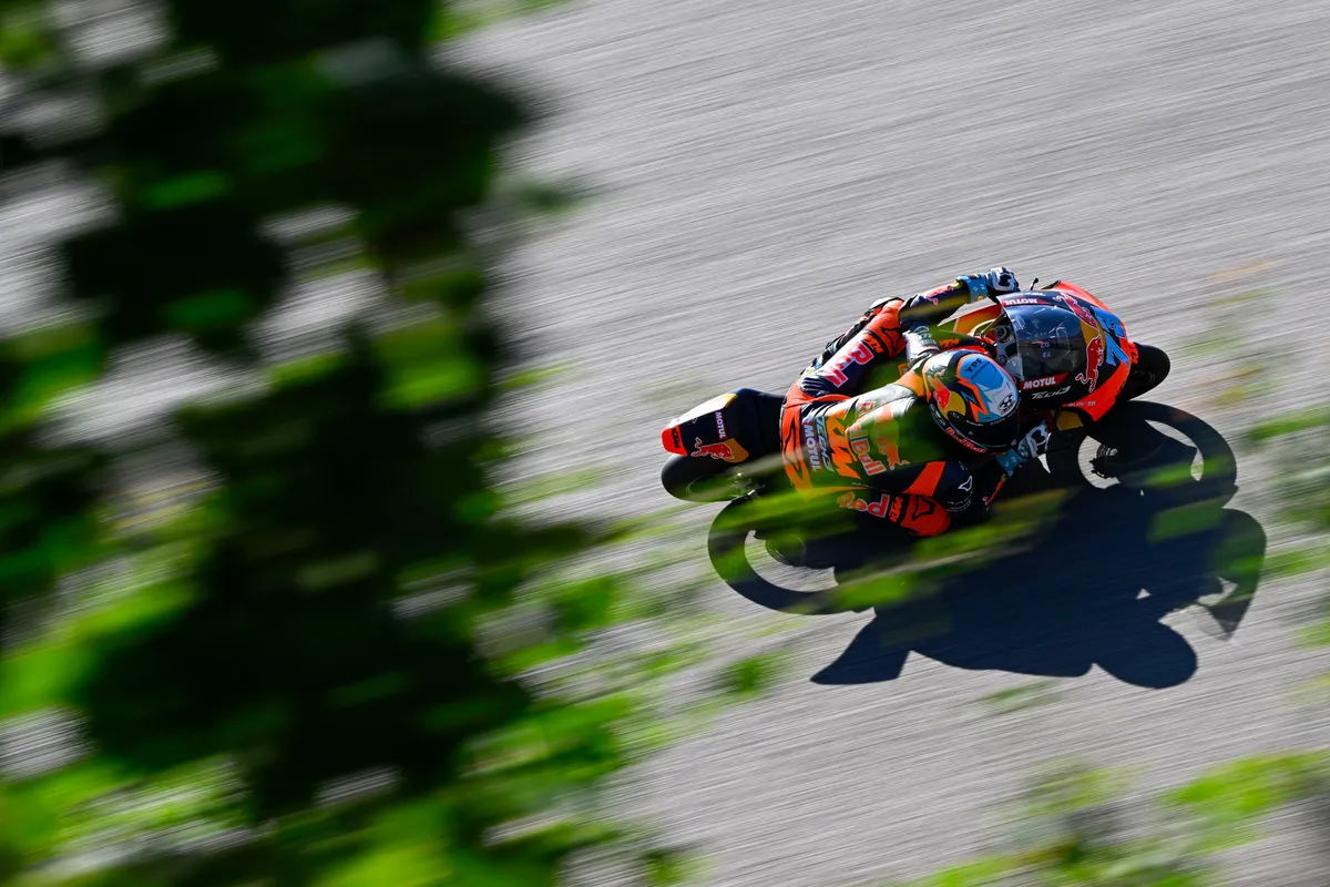 Perrone Tops British Moto3 Practice, Veda Pratama Shines in Third