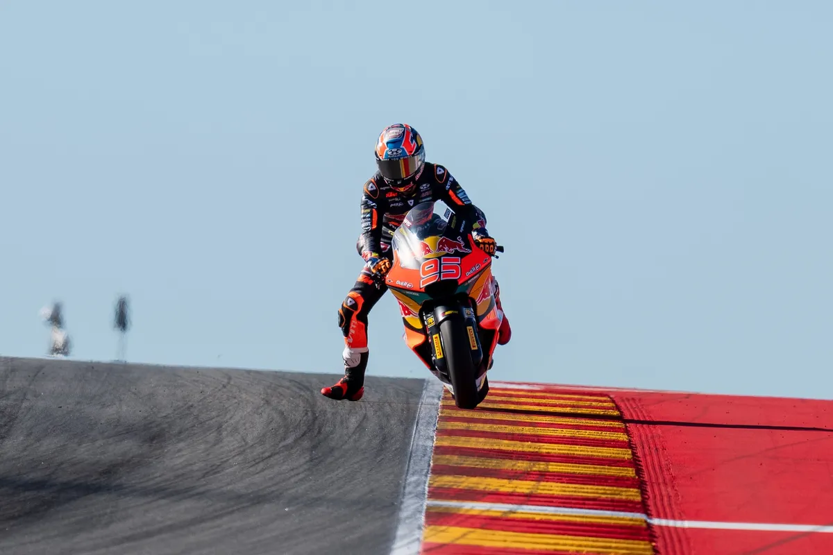 Alonso Lopez Takes Moto2 Pole in Aragon, Veijer Sixth