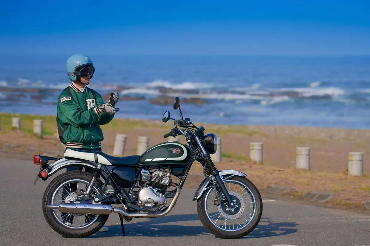 Kawasaki W230: Retro 143 Kg yang Menantang Semua Rival