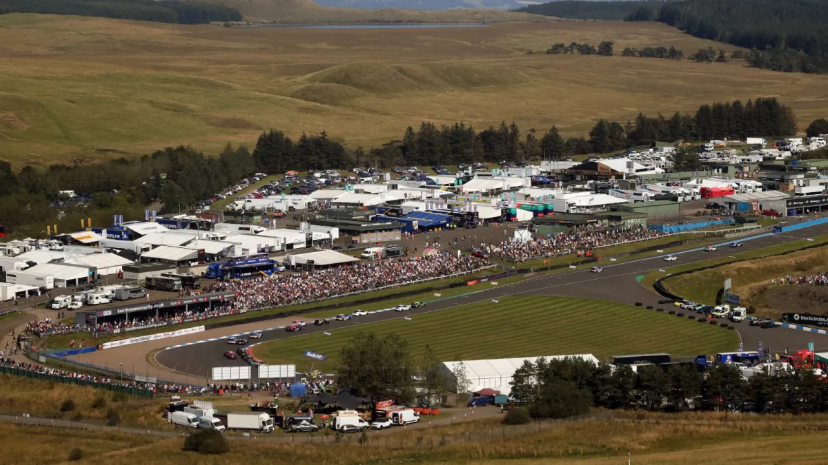 BTCC Knockhill: Collard Perpanjang Kontrak, Halstead Comeback