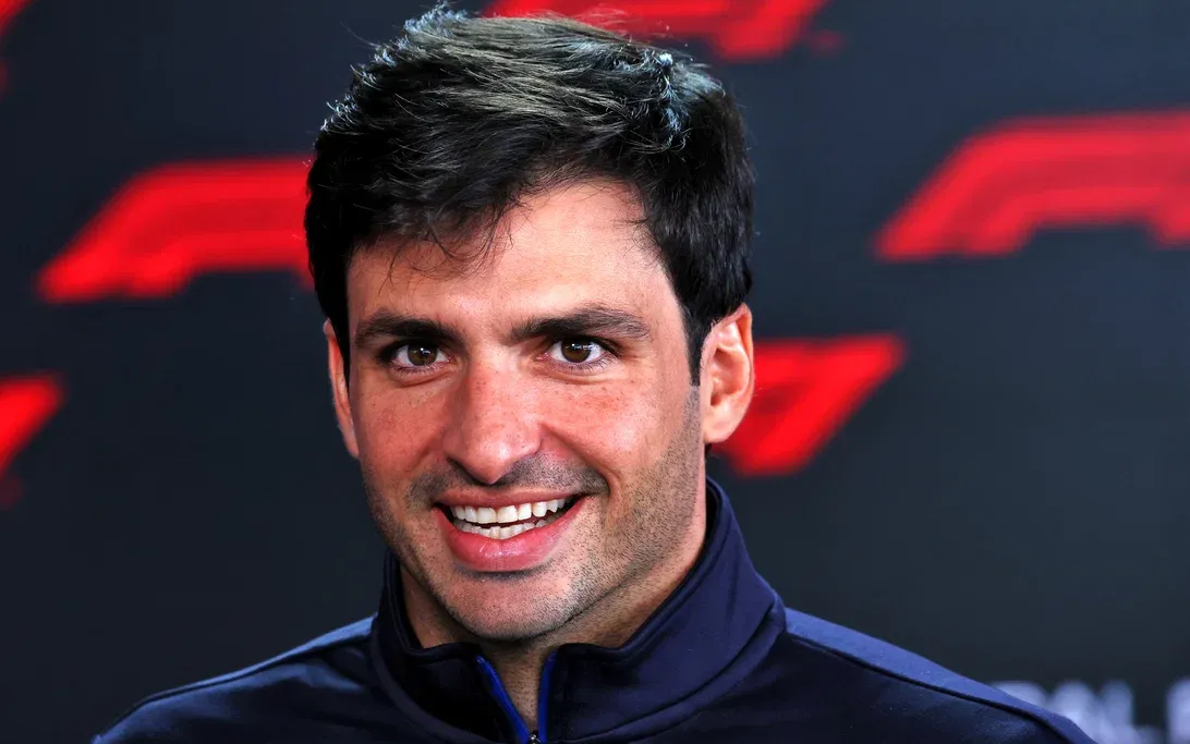 Carlos Sainz Perpanjang Kontrak Williams dengan Komitmen Multi-Tahun