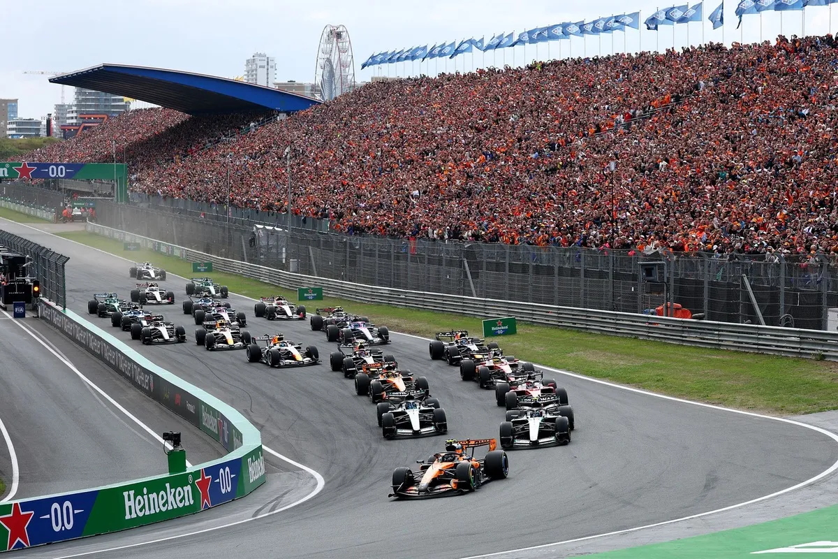 Max Verstappen Kecelakaan Besar di GP Belanda, Balapan Dihentikan