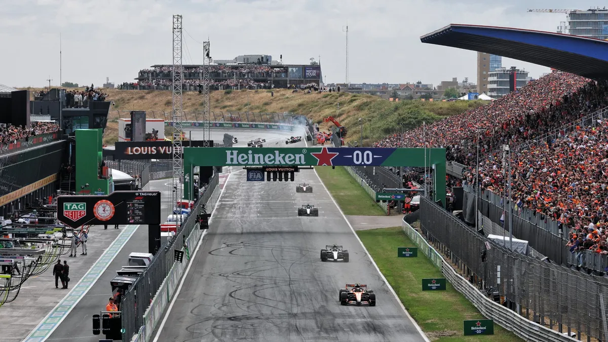 Verstappen Kecelakaan Besar, F1 GP Belanda Dihentikan