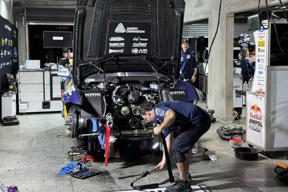 Mesin Mustang Feeney Bermasalah di Tes Pra-Enduro