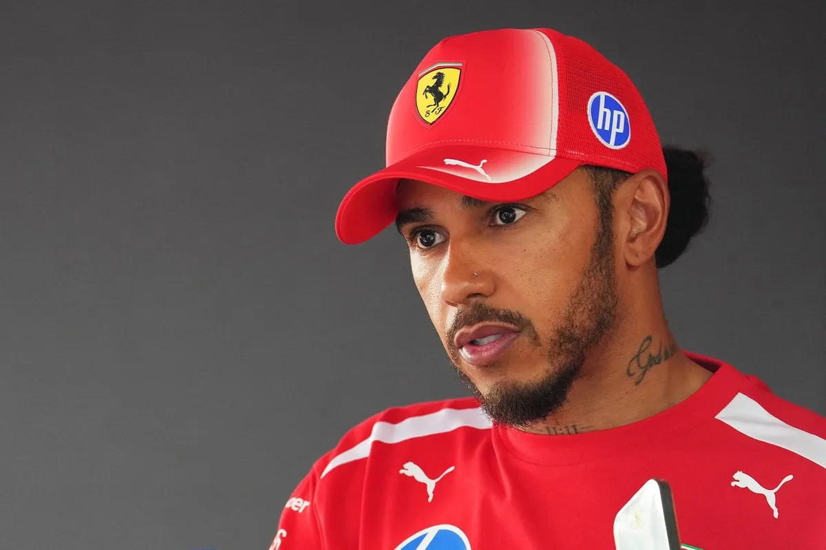 Fittipaldi Dukung Hamilton Bersaing Perebutkan Gelar F1 2026 bersama Ferrari
