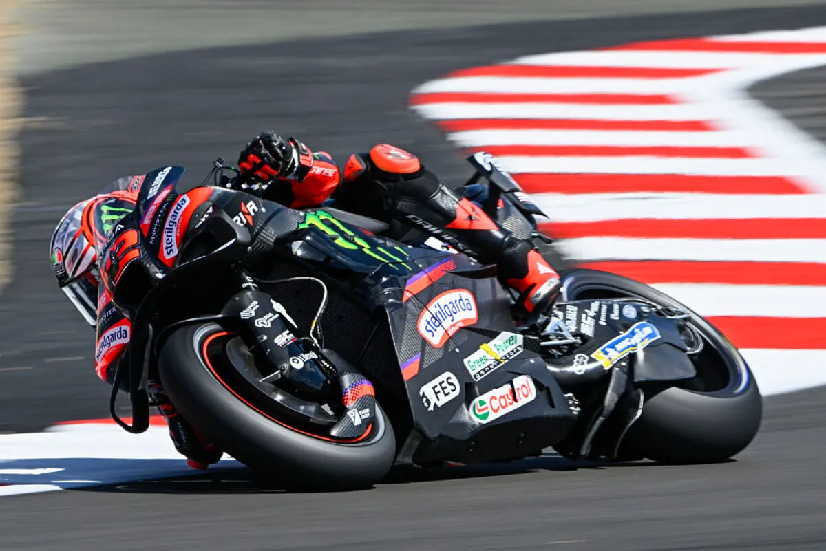 Bezzecchi Hancurkan Rekor Sirkuit Silverstone, Bagnaia Terpuruk ke Q1