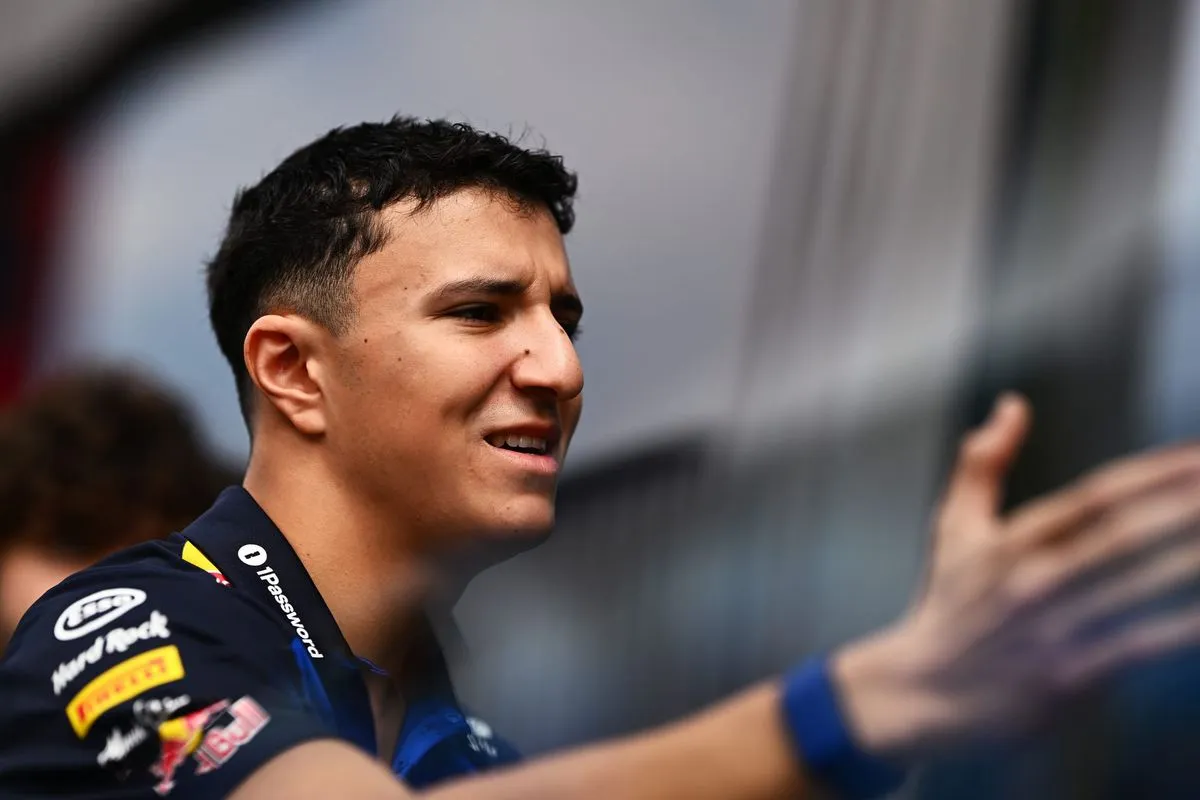 Hadjar Terancam Absen di GP Belanda, Lawson Siap Gantikan