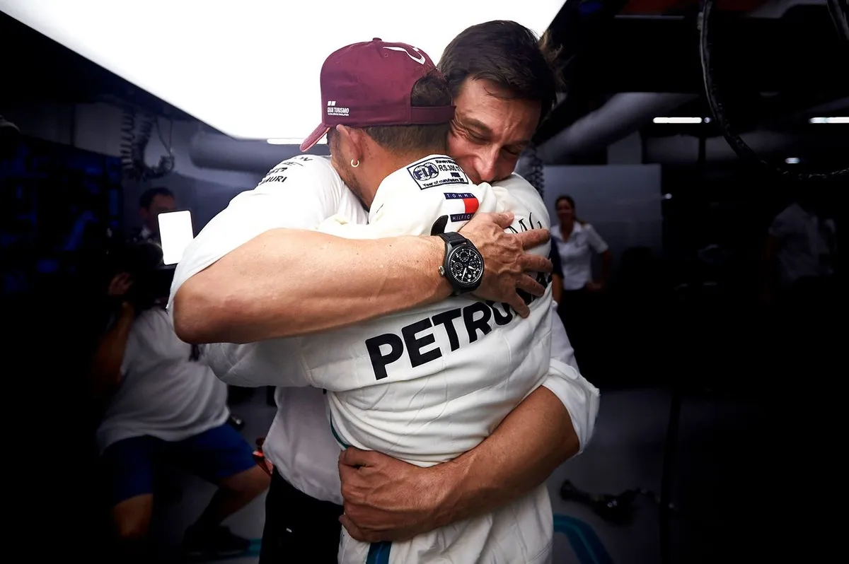 Wolff Ungkap Momen Lauda soal Hobi Fashion Hamilton Jelang Pole Singapura