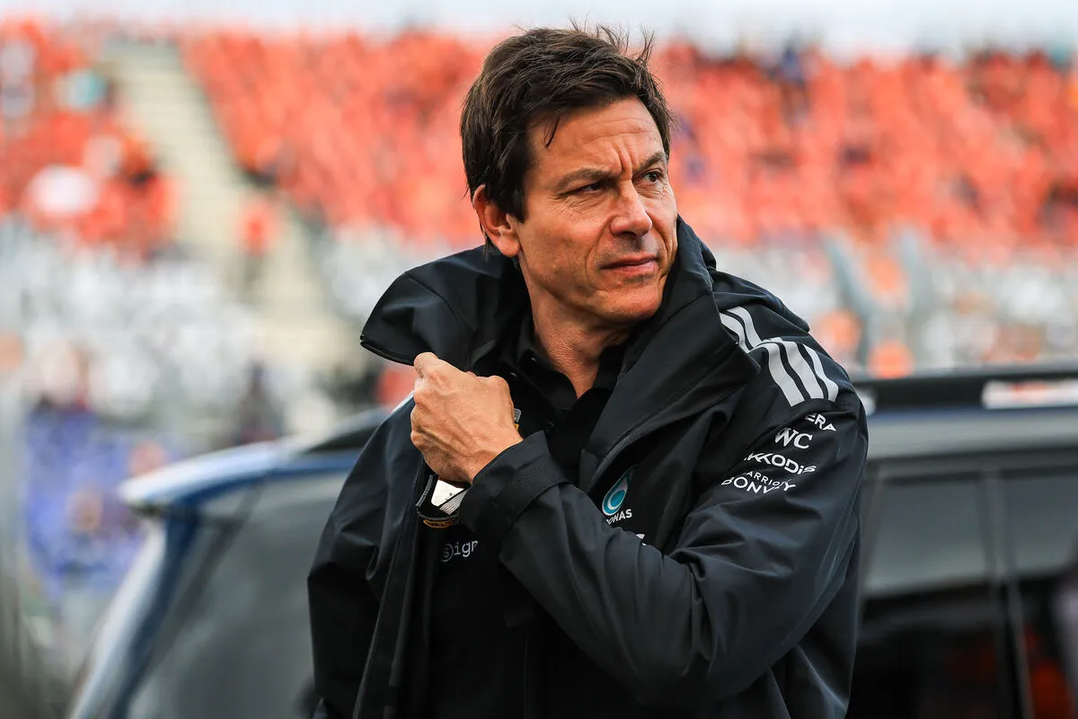 Wolff-Aston Martin Meeting at Zandvoort: A Mercedes Return?