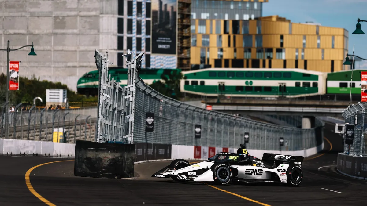Marcus Ericsson Menang di Markham, Drama Enam Caution Warnai Balapan Perdana IndyCar