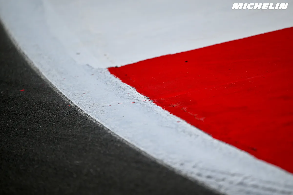 aspal lintasan di sirkuit silverstone 2026